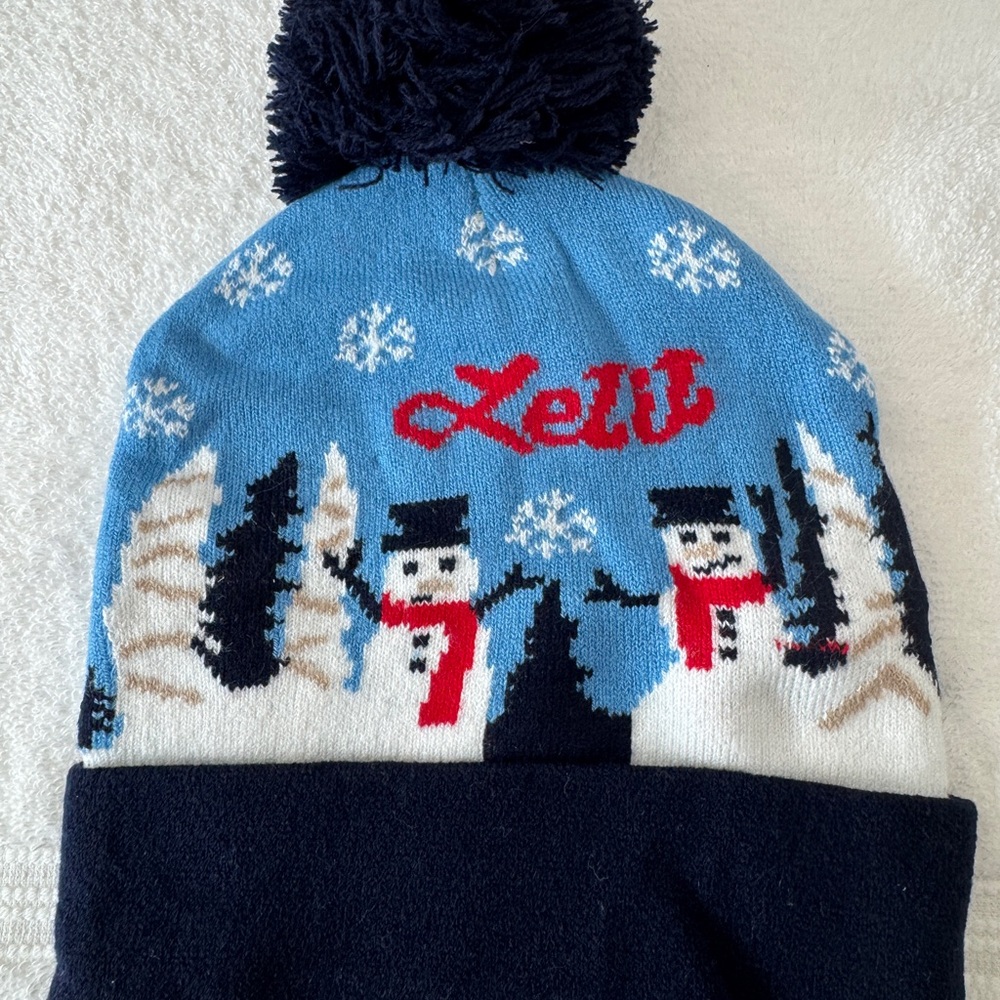 Hat Let it Snow Snowmen Holiday Pom Winter Beanie LED Lights NEW One Size.